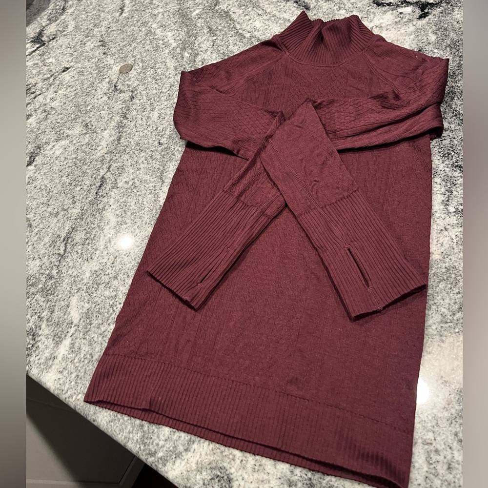 Vintage Lululemon ribbed keyhole sleeved turtleneck